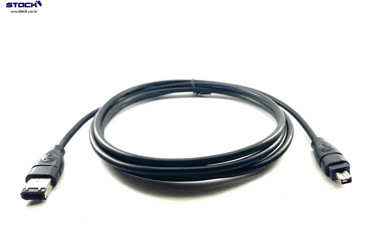 Cabo Firewire IEEE1394 6V x 4C 3.00 Mts Preto